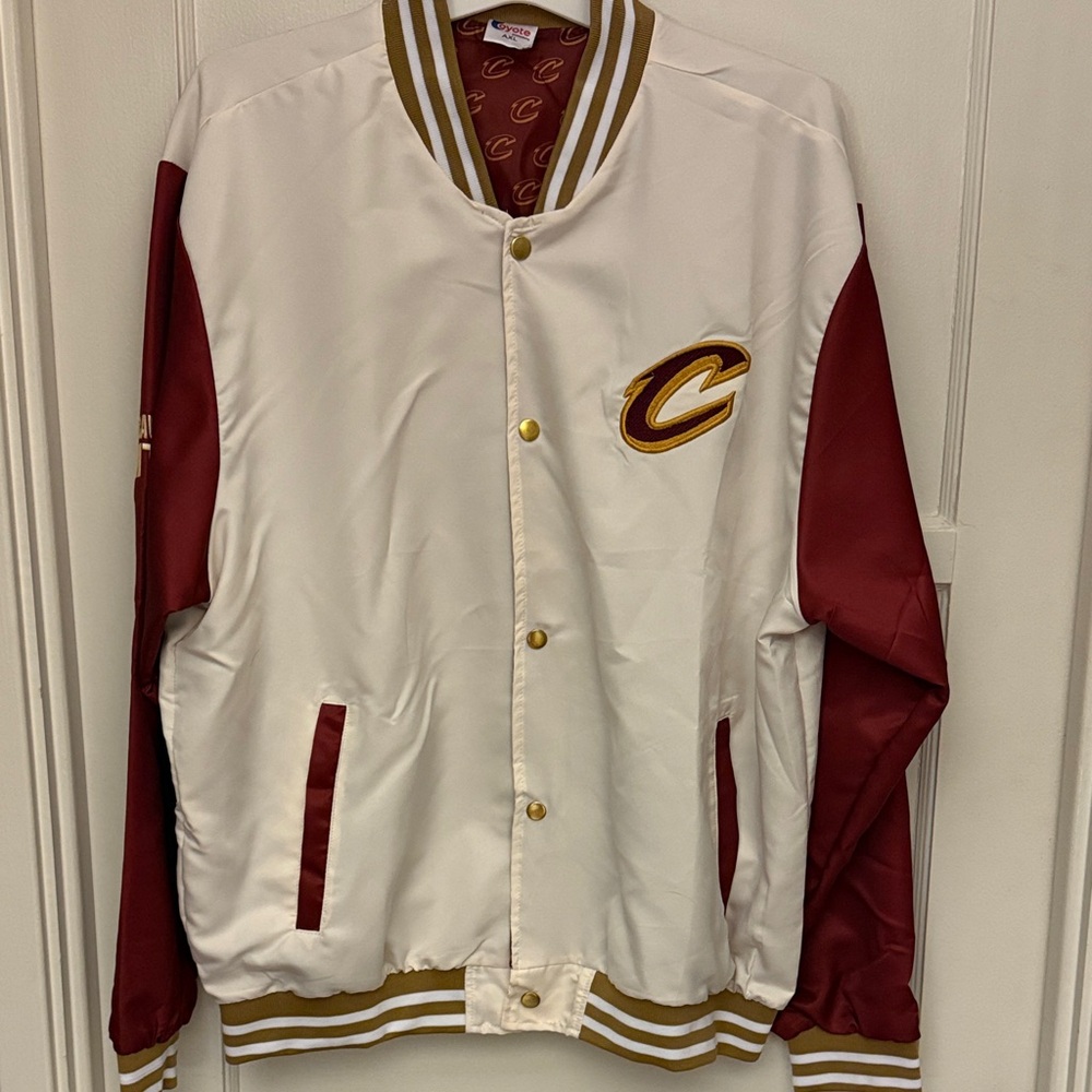 White and wine Red Cavs United satin-like varsity Jacket size xl,NIB